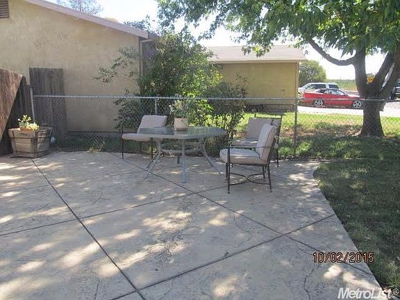4th image of 726 S Dixie Dr