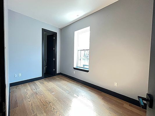 4th image of 1032 Dekalb Ave #2A