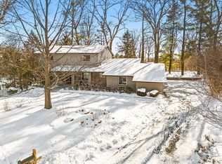 2460 Adare Rd, Ann Arbor, MI 48104