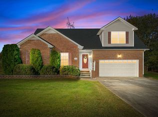 3700 Wheatfield Ln, Clarksville, TN 37040