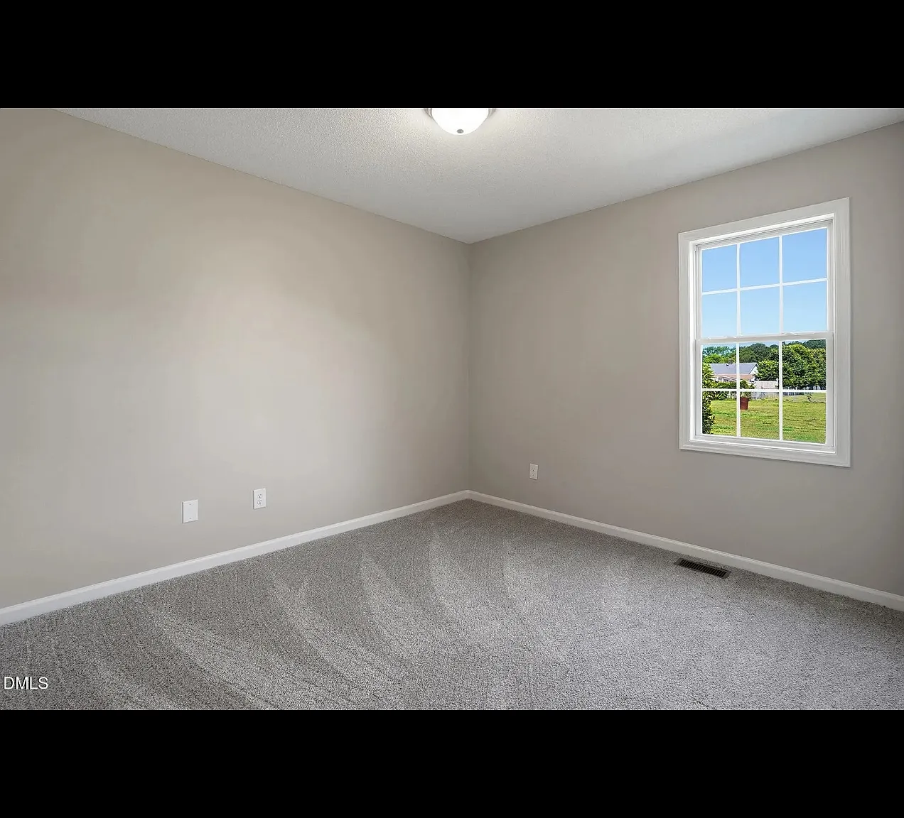 3 bed, 1216 sqft, $800 — Photo 2