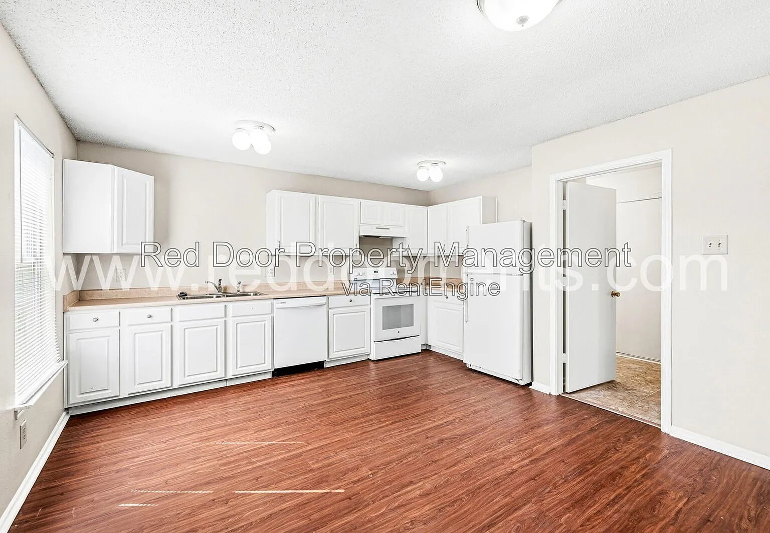 3 bed, 2.5 bath, 2154 sqft, $1,900 — Photo 4