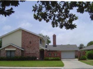 33 Lebrun Ct, Galveston, TX 77551