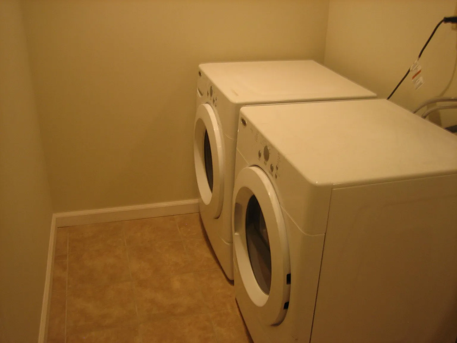 1023 Vine St — Photo 3
