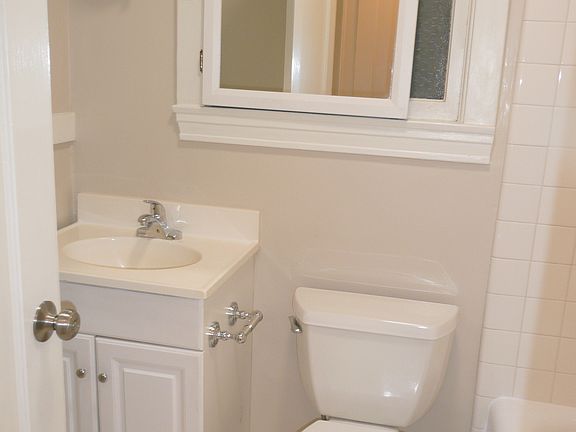 5th image of 1895 Chestnut St APT 3