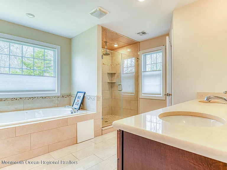 346 South Blvd — Photo 37