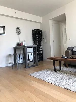 Rented by Kingstone Realty Inc | media 32