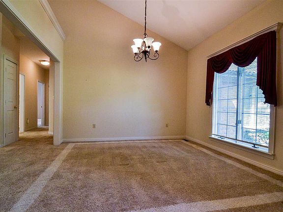 4th image of 3171 McCowan Dr