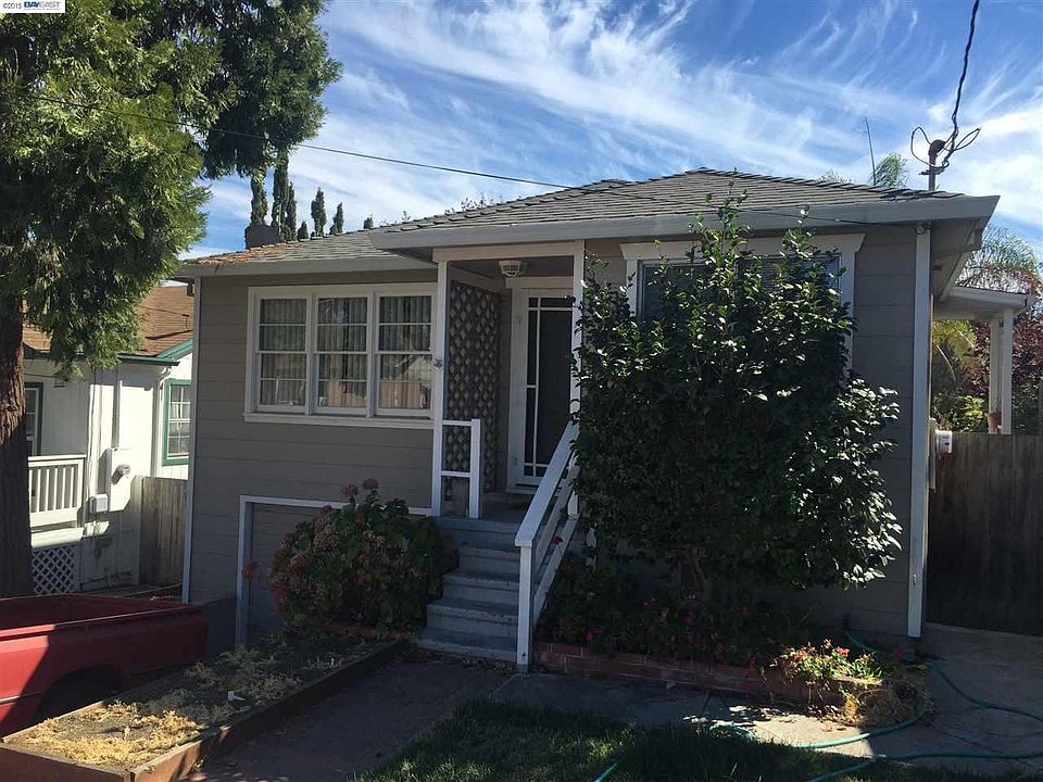 2nd image of 2810 Merle Ave