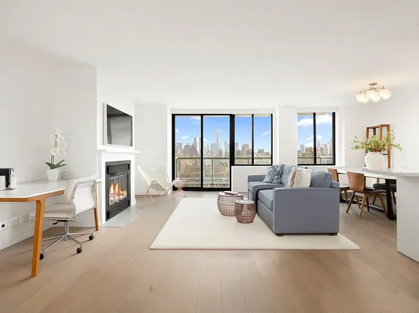22 W 15th St APT 19D, New York, NY 10011