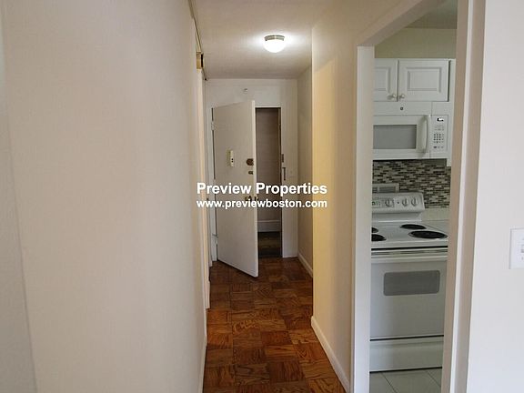 4th image of 90 Monmouth St #603