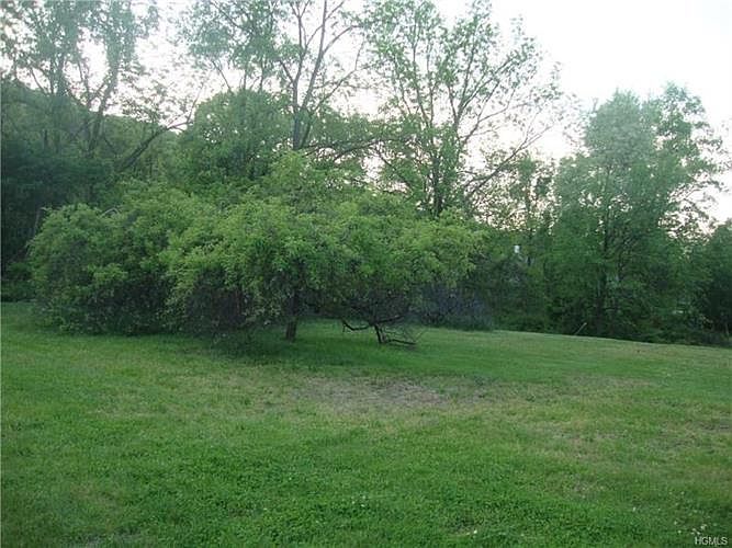 2nd image of 5 Mountainside Ln