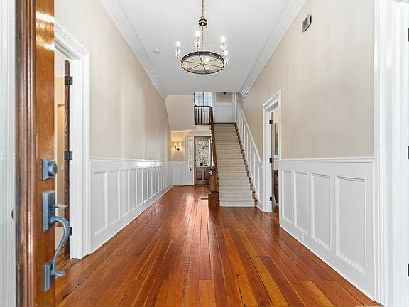 2nd image of 1011 Dogwood Dr