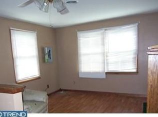 17 Sherwood Dr, Turnersville, NJ 08012