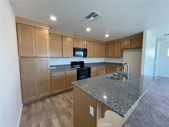 4th image of 774 Stone Ridge East Ave
