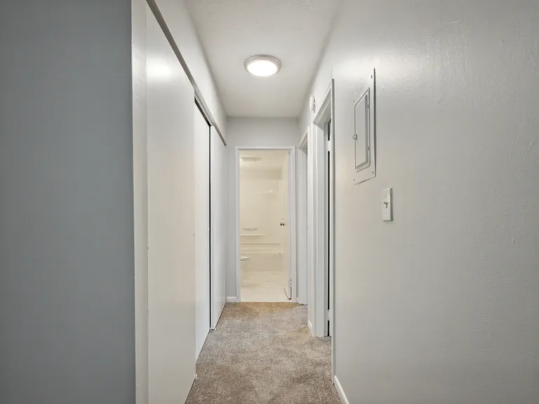 Golden Hill Apartments — Photo 36