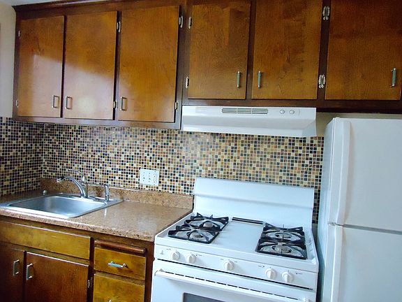 2nd image of 244 Lawlor St