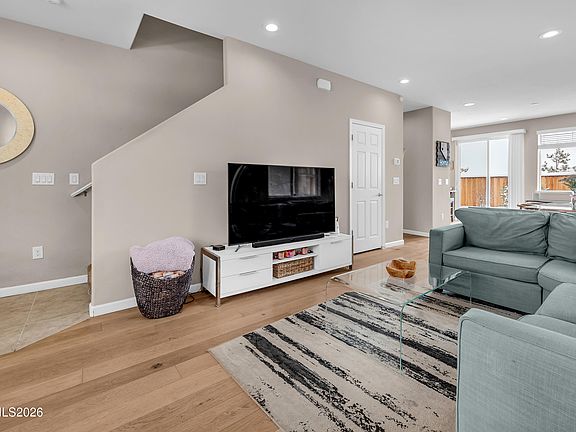 2nd image of 3769 Pimlico St