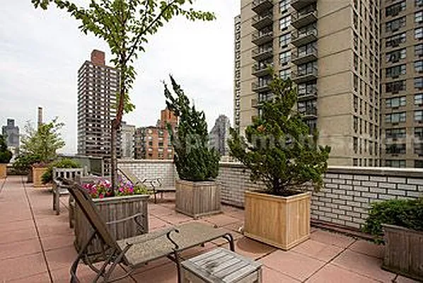 Rented by GoodRock Realty | media 14