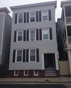 414 E 8th St, South Boston, MA, 02127