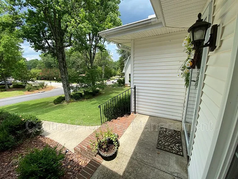 4724 Coach Hill Dr — Photo 7