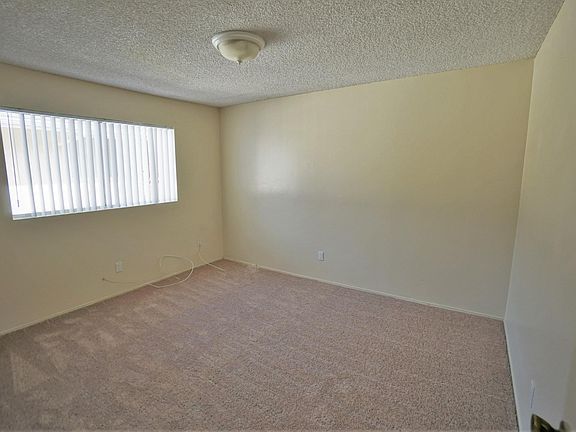 5th image of 4151 Mississippi St APT 9