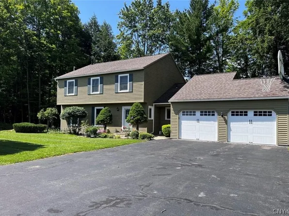 4405 Jack In The Pulpit Cir, Manlius, NY 13104