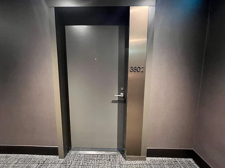 8 Cumberland St #3802 — Photo 4