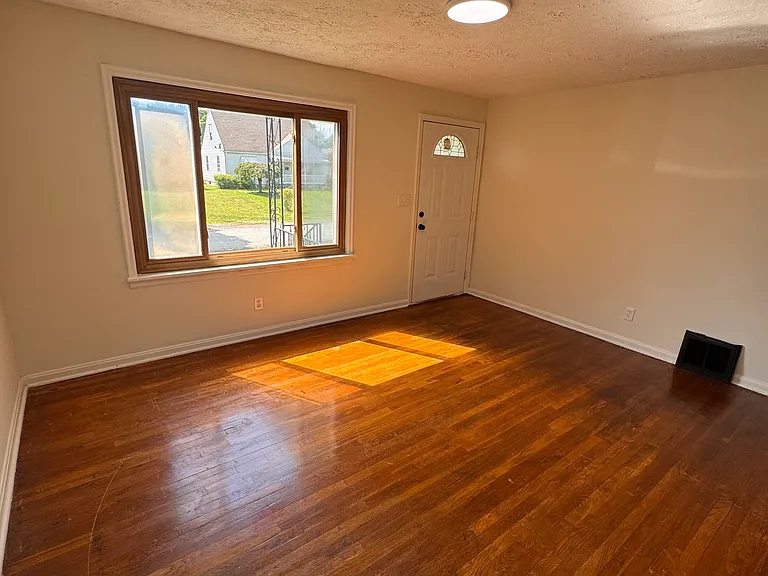 1488 Studer Ave — Photo 5