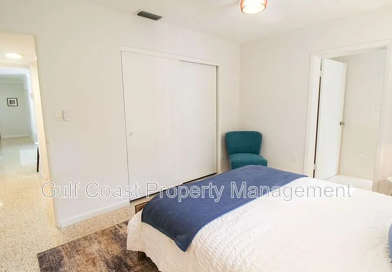 671 47th St — Photo 26