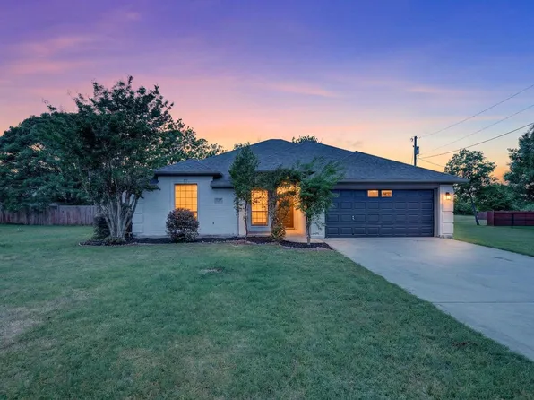 127 Port O Call Ct, Runaway Bay, TX 76426