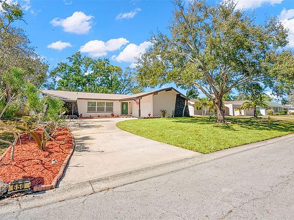3rd image of 650 Pinecrest Dr