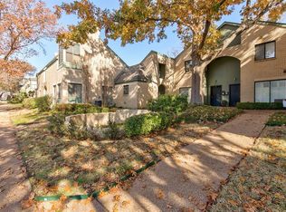 2631 McCart Ave, Fort Worth, TX 76110