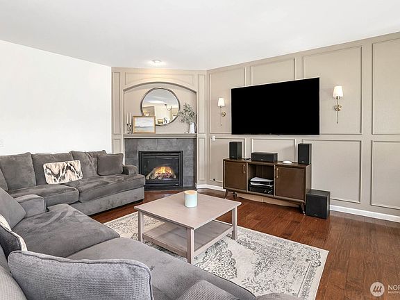 4th image of 4325 25th Street SE