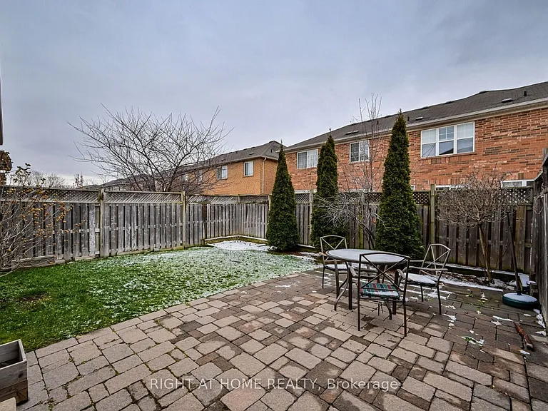 842 Luxton Dr — Photo 37