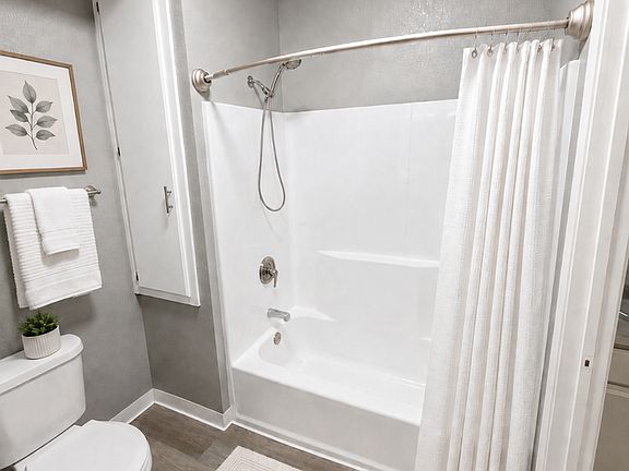 5th image of 2411 Mission Ave APT 14