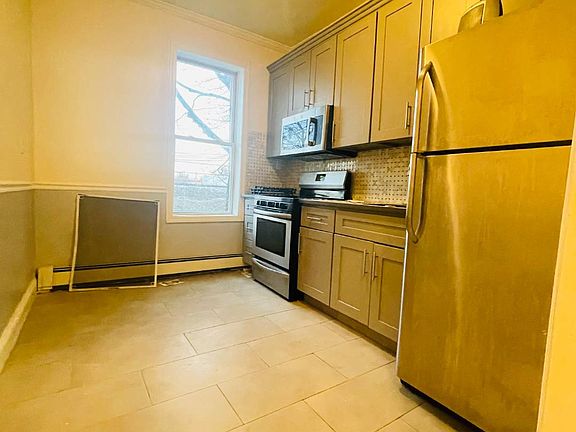 5th image of 215-54 Jamaica Ave Floor 2-2R