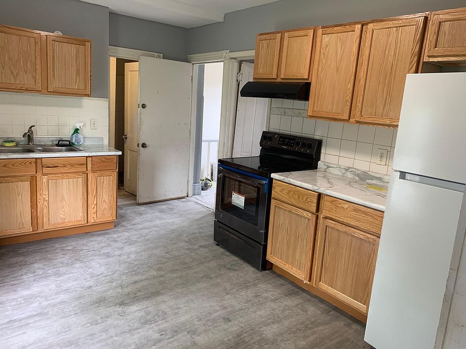 1st image of 2123 5th Ave S #2