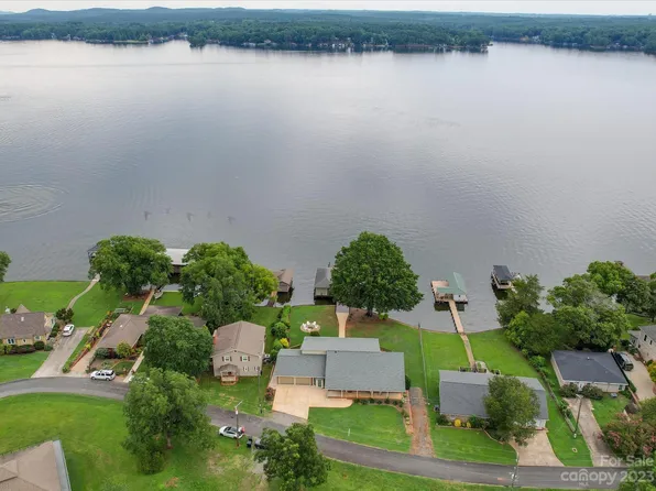 49458 Woodland Dr, Norwood, NC 28128