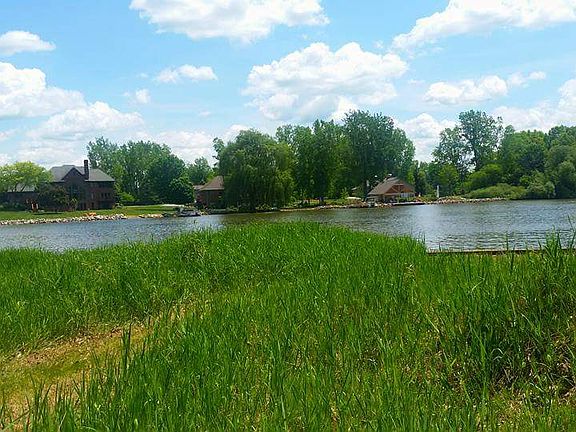 5th image of Lake Hill Dr