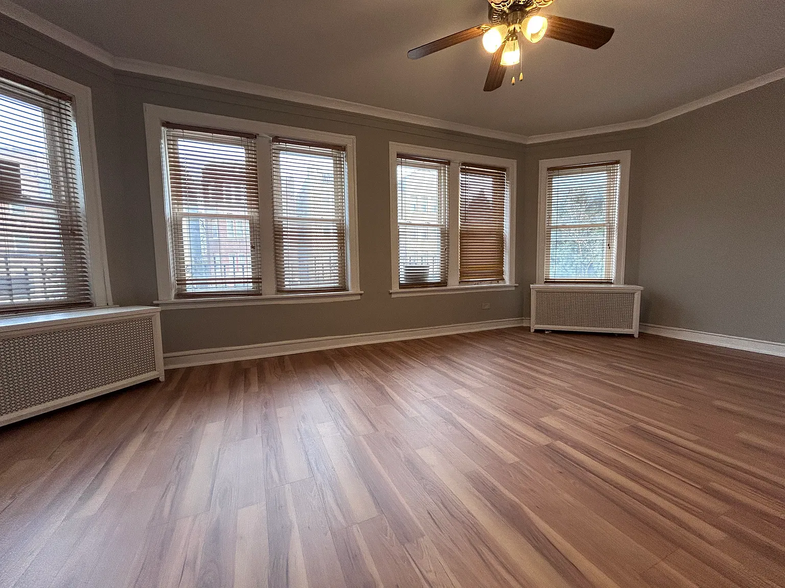 3 bed, 1000 sqft, $1,750 — Photo 3