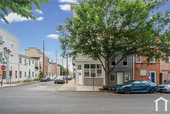 1723 E Lombard St — Photo 3