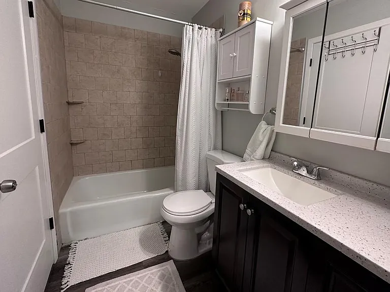Full bath on the mail level