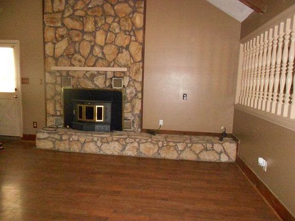 3rd image of 475 Sweetgum Ln