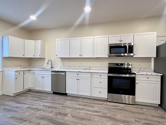 3rd image of 18 Liberty St #1