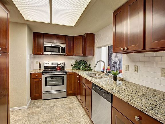 4th image of 11832 SE 316th Pl