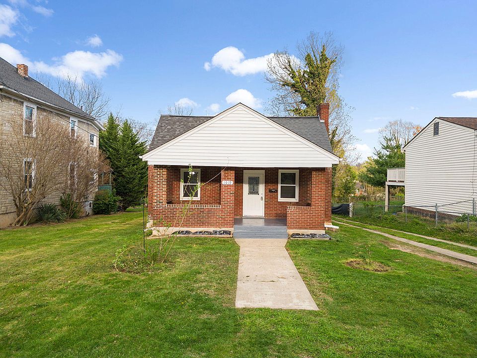 1st image of 1019 Palm Ave NW