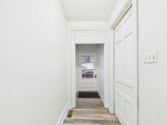 3rd image of 735 N George St