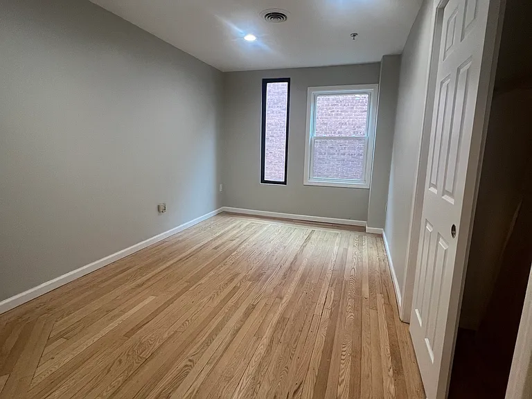 200 Broad St #3B — Photo 8