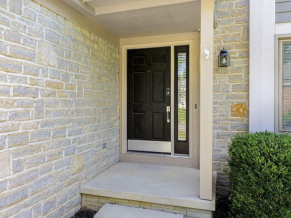 2nd image of 590 Kingfisher Dr